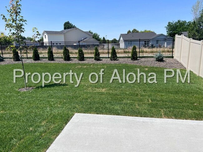 Building Photo - 2835 N Rapid Creek Way
