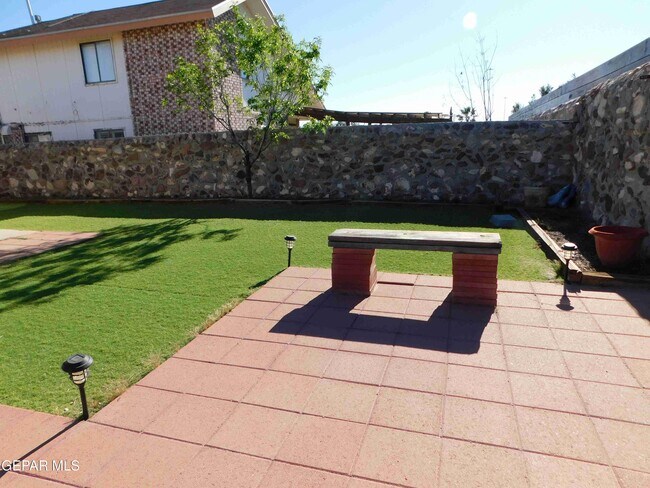 Building Photo - 8609 Pilgrimage Cir