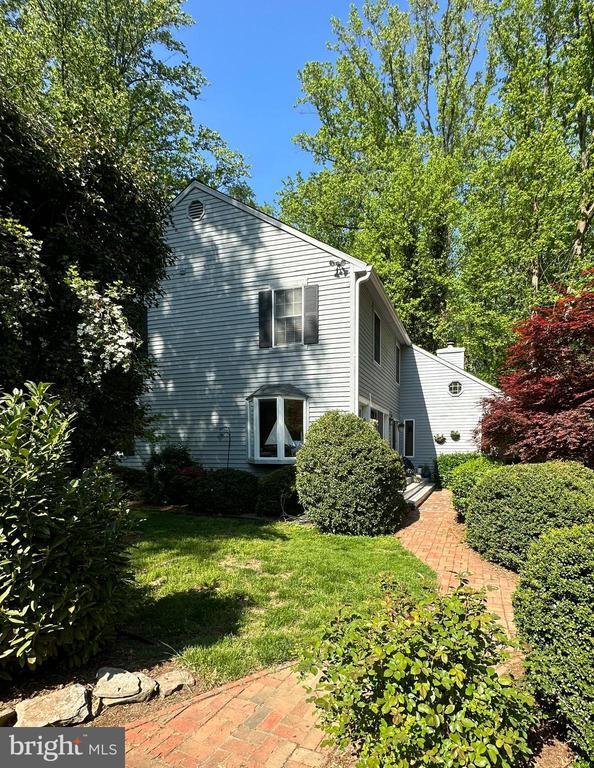 Building Photo - 623 Sean Dr