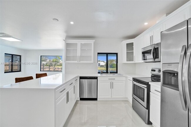 Building Photo - 16653 Golfview Dr