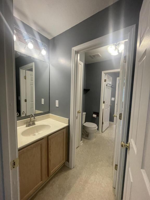 Building Photo - 93 Creekside Dr