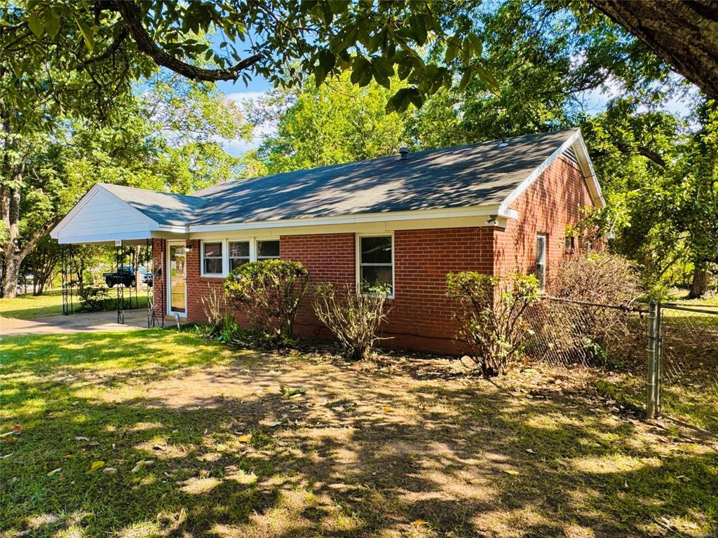 Building Photo - 929 Parkwood Dr