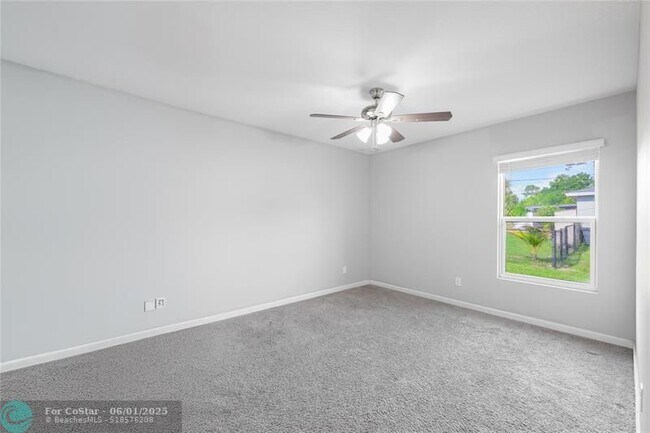 Building Photo - 1292 SW Lawndale Ave