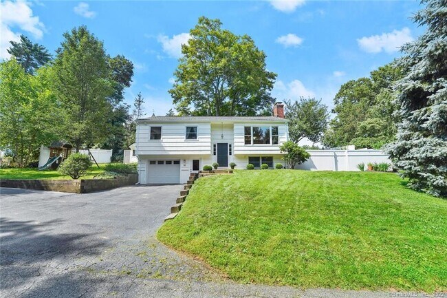 Primary Photo - 50 Catoonah St