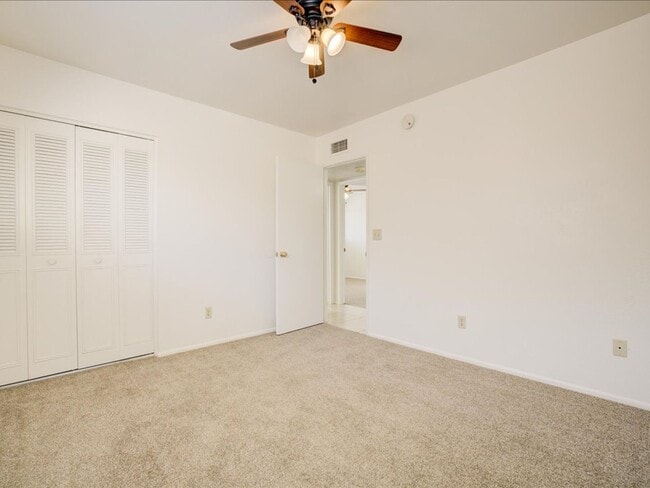 Building Photo - EASTSIDE LOCATION!!!