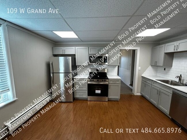 Building Photo - 109 W Grand Ave