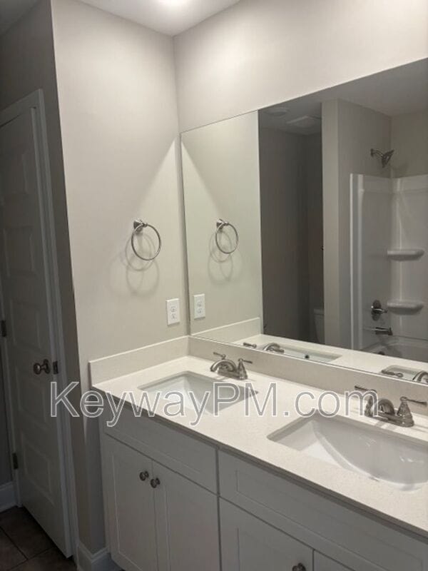 Building Photo - 541 Yuma Ln