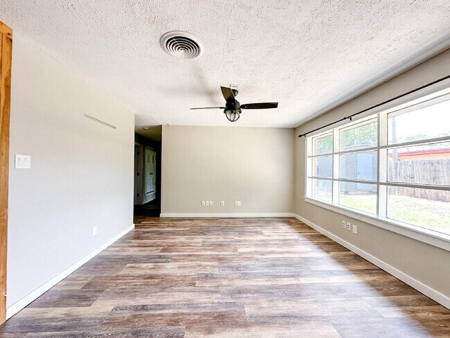 Building Photo - 2608 Raleigh Ave