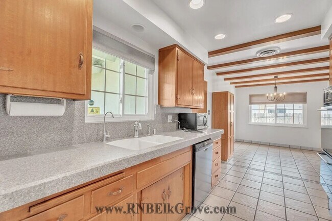 Building Photo - 4930 Bonniemae Way