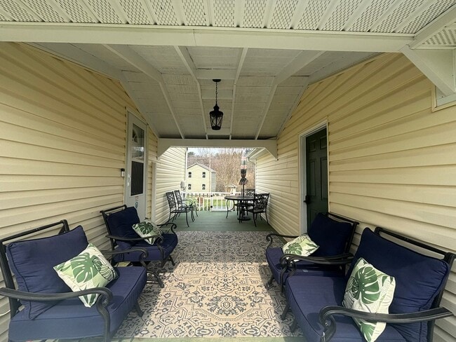 Building Photo - Fully Furnished 3BR Retreat Near Boone Lake – Flexible Lease Terms (3–12 Months)