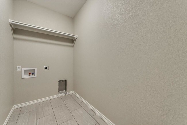Building Photo - 6037 Jennings Dr