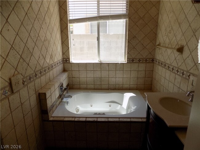 Building Photo - 300 Magnolia Arbor St