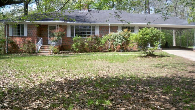 Building Photo - 2716 Wood Dr NE