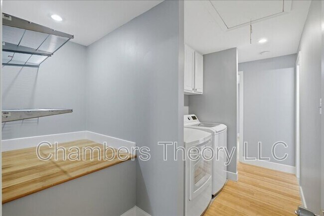 Building Photo - 5713 Independence Cir