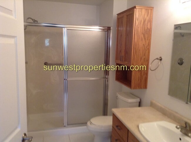 Building Photo - 3 Bedroom, 2 Bath 2 Garage Condominium