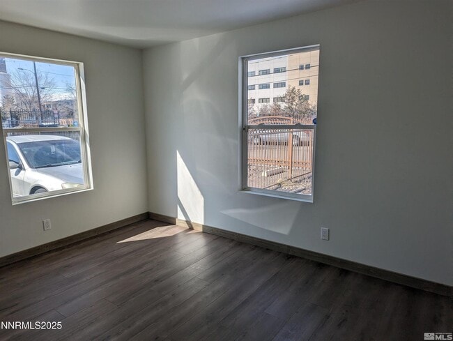 Building Photo - 1500 Lewis St