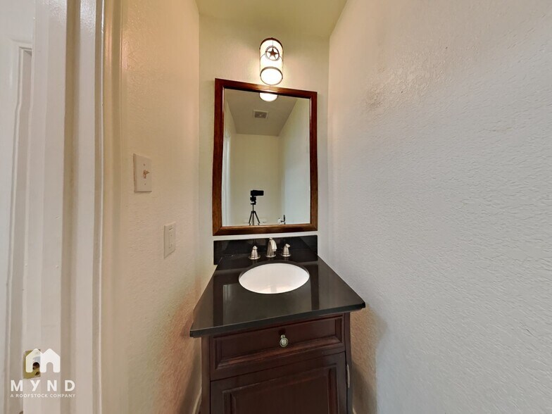 Building Photo - 4523 Rothberger Way