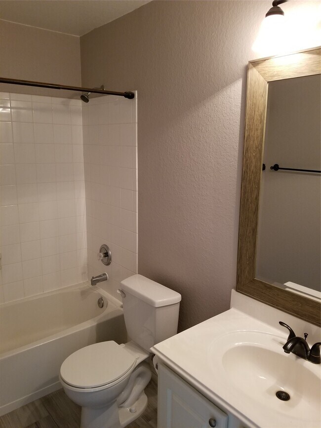 Building Photo - 19818 Sternwood Manor Dr