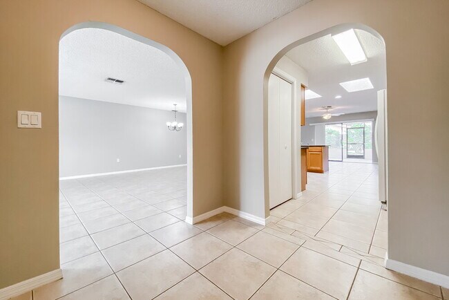 Building Photo - 8553 Bridgewater Dr