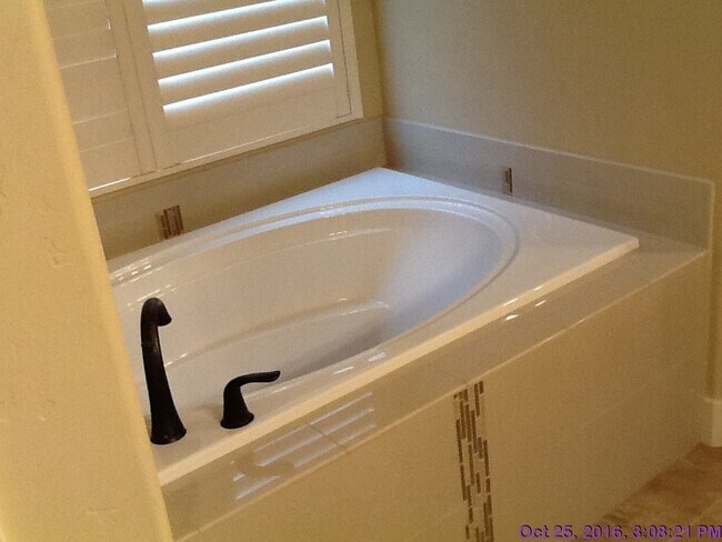 Building Photo - Beautiful home located  in Meridian