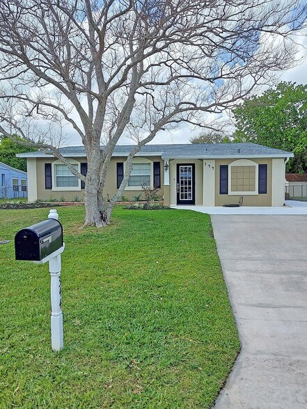 Building Photo - 344 Vesta Cir