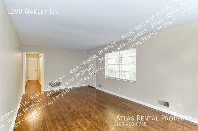 Building Photo - 1200 Oakley Dr