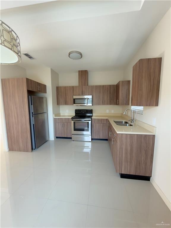 Building Photo - 2808 Sabercat Ave