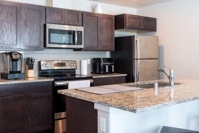 Building Photo - 5706 W 1st Pl