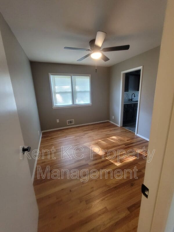 Building Photo - 2709 NE 63rd St