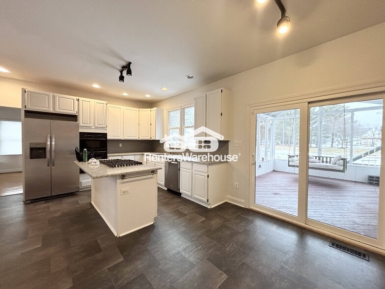 Building Photo - 10206 Sunway Terrace