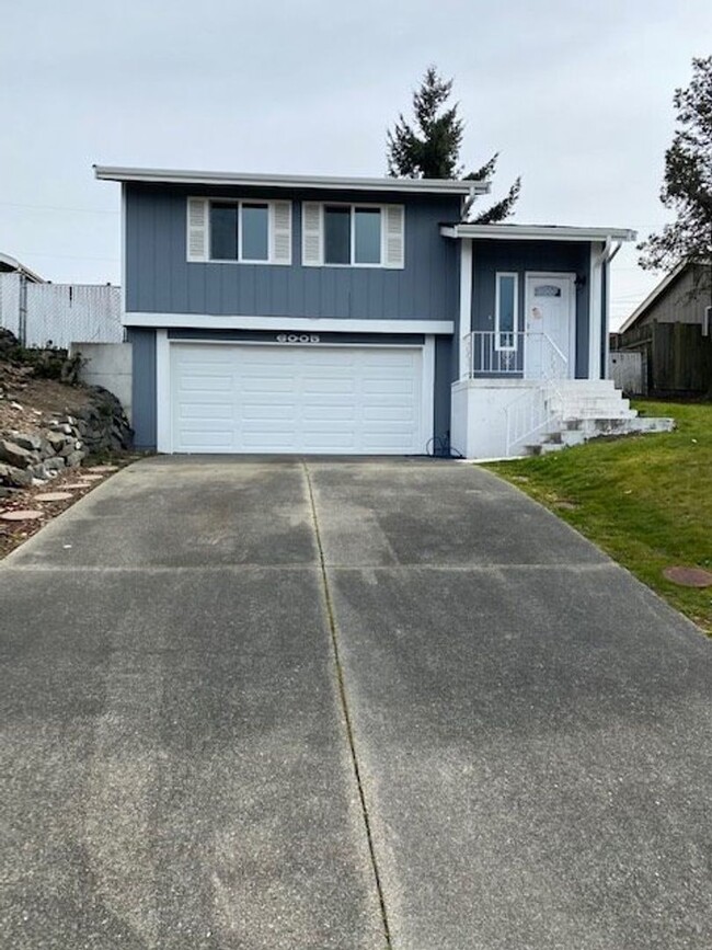 Primary Photo - Split Entry Home near JBLM