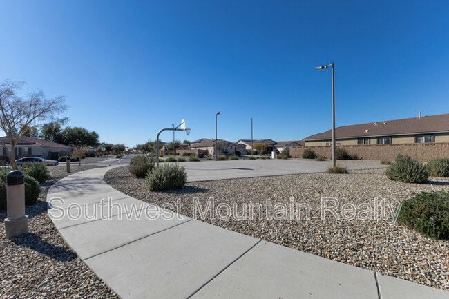 Building Photo - 17809 W Lincoln St