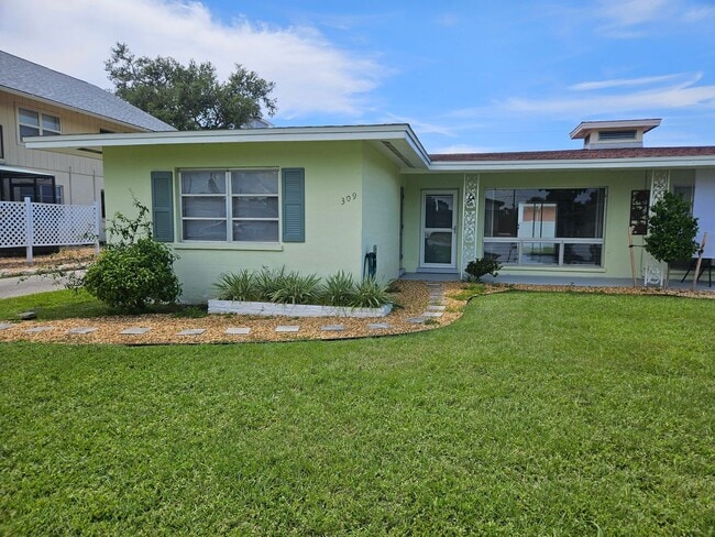 Primary Photo - Annual Unfurnished 2 Bedroom, 2 Bath Duple...