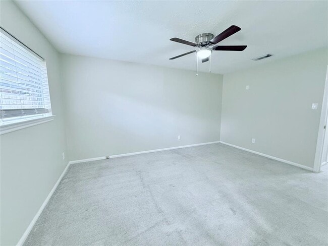 Building Photo - 25419 Lynbriar Ln
