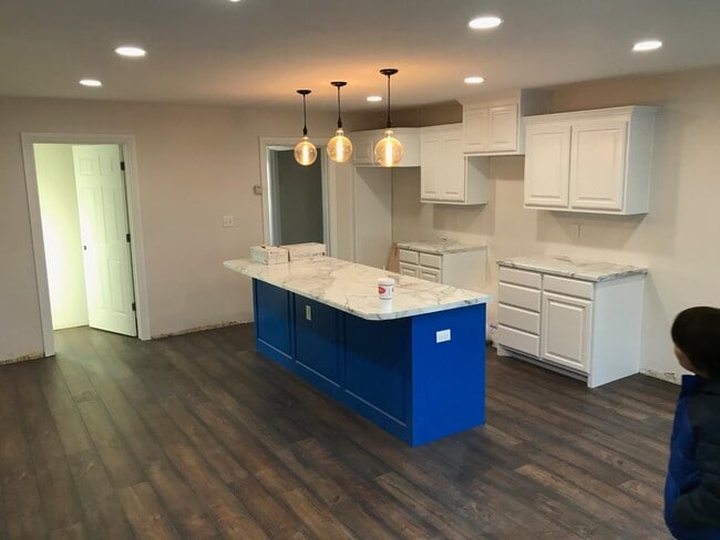 Building Photo - 1659 Hillcrest Dr