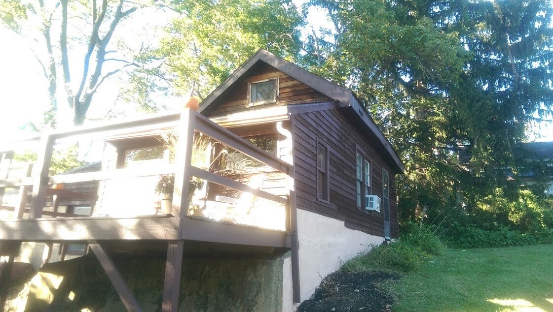 Building Photo - 1258 E Caracas Ave