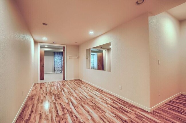 Building Photo - 2421 Rose Ct