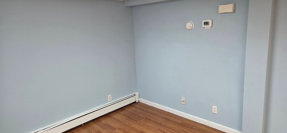 Building Photo - 2393 Henry St