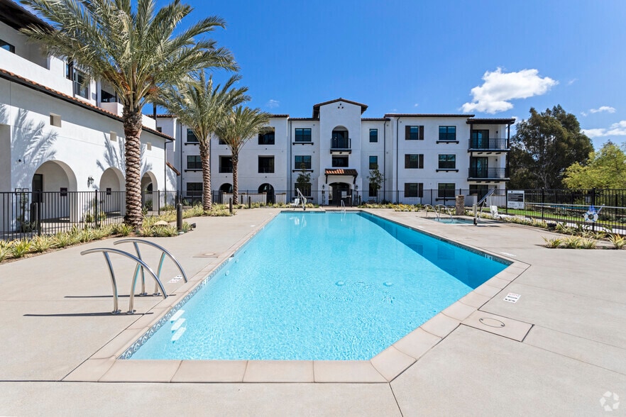 Casa Aldea at Carlsbad 2615 Cannon Rd Carlsbad CA 92010 Apartment