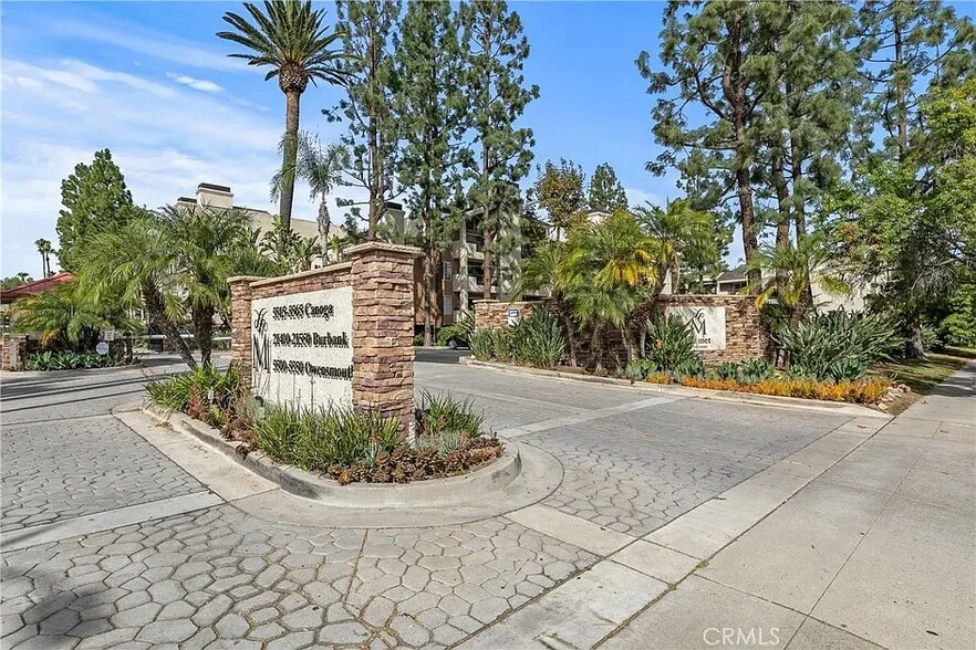 Building Photo - 5500 Owensmouth Ave