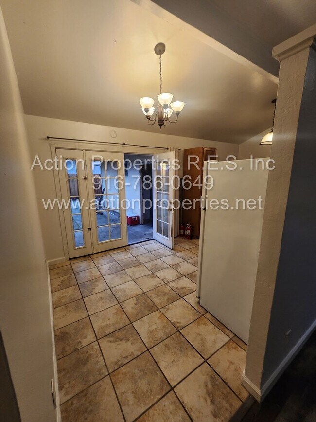 Building Photo - $500.00 Off Move In Special! East Roseville, Sierra Gardens 3 Bedroom, 2 Bathroom, 2 Car Garage, ...