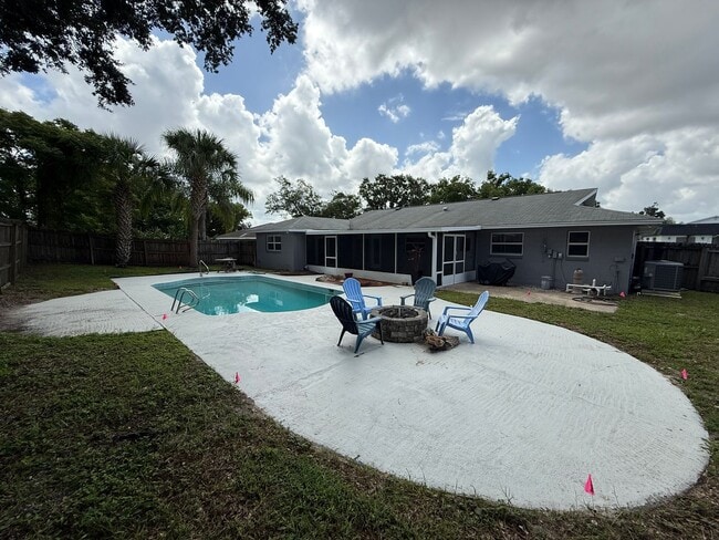 Building Photo - Pretty 3/2 Pool Home in Spring Oaks Commun...
