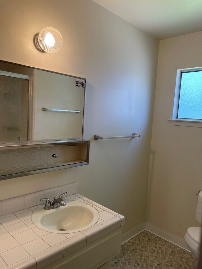 Building Photo - **RESERVE NOW FOR SUMMER 2026**  Spacious ...