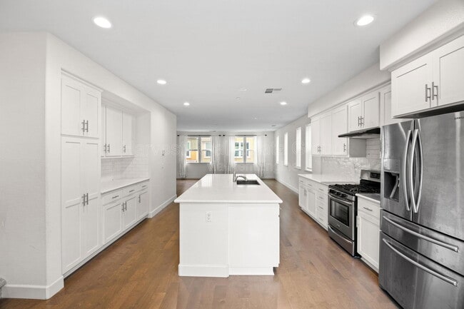 Building Photo - 38934 Lemongrass Wy