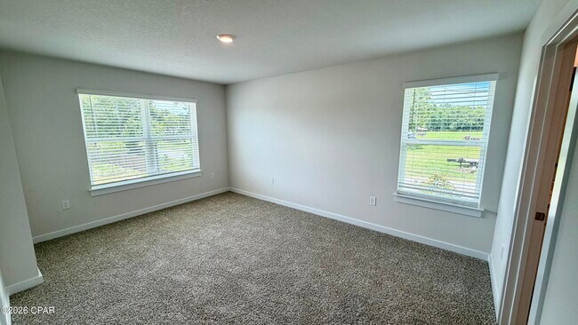Building Photo - 13 S Main Deck Dr