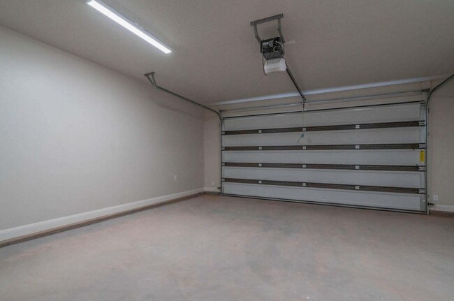 Building Photo - 527 N 550 W
