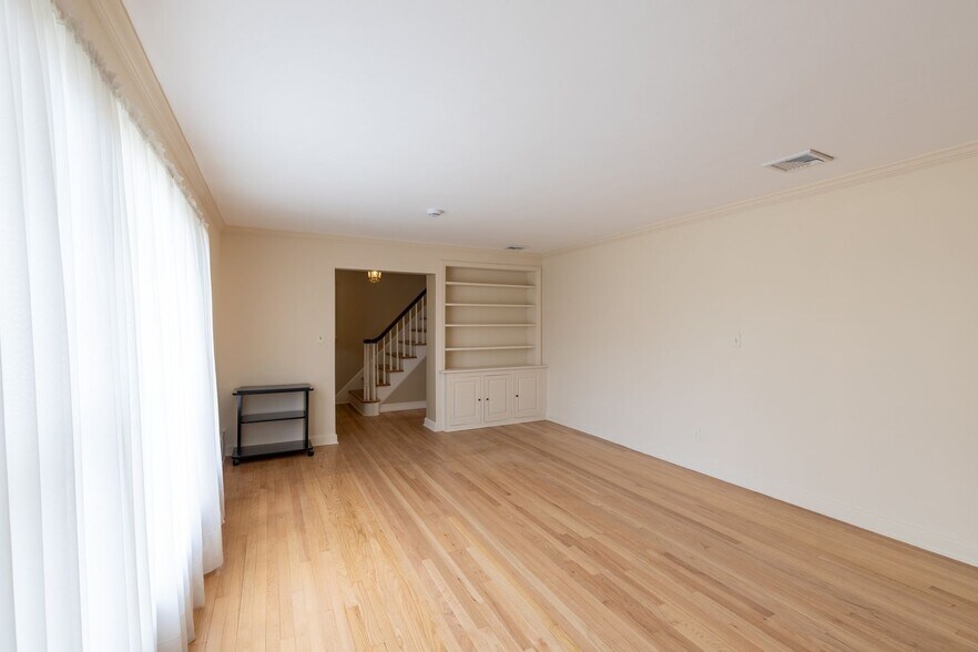 Building Photo - 42 Jefferson Ave