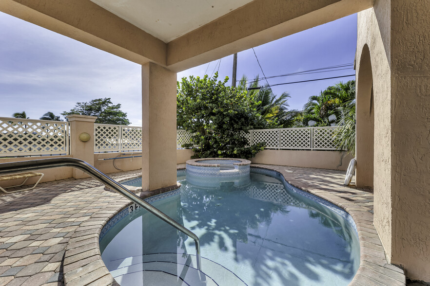 Community pool - 8816 Collins Ave