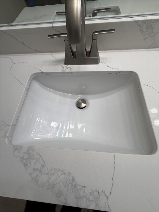 Building Photo - 2425 Augusta Dr