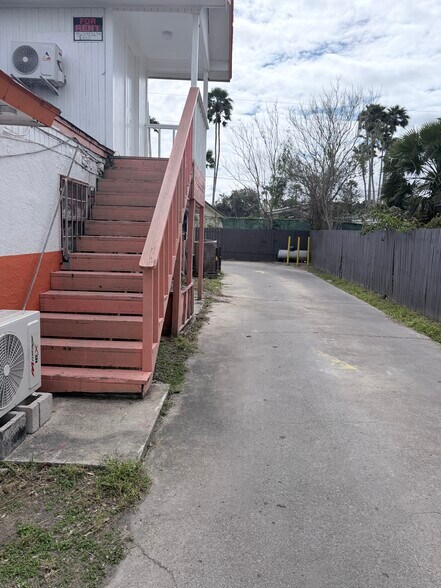 Building Photo - 1155 N Minnesota Ave